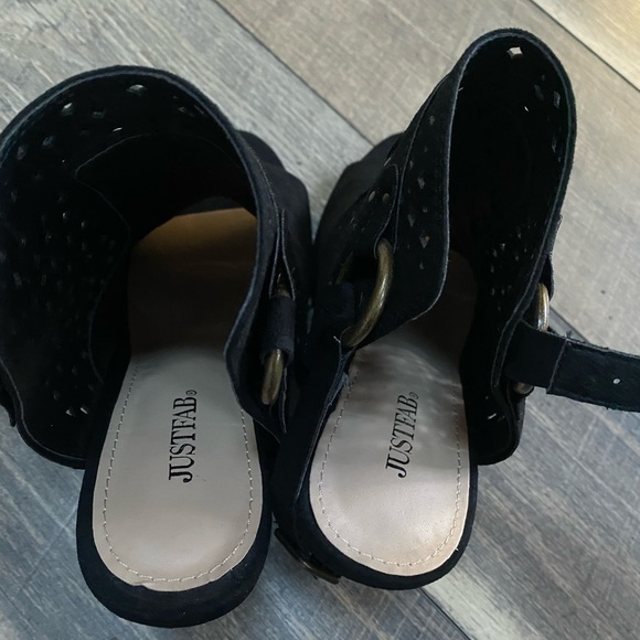 Black Heels - Picture 3 of 8